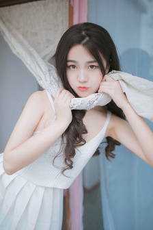 《年轻女教师3》在线观看